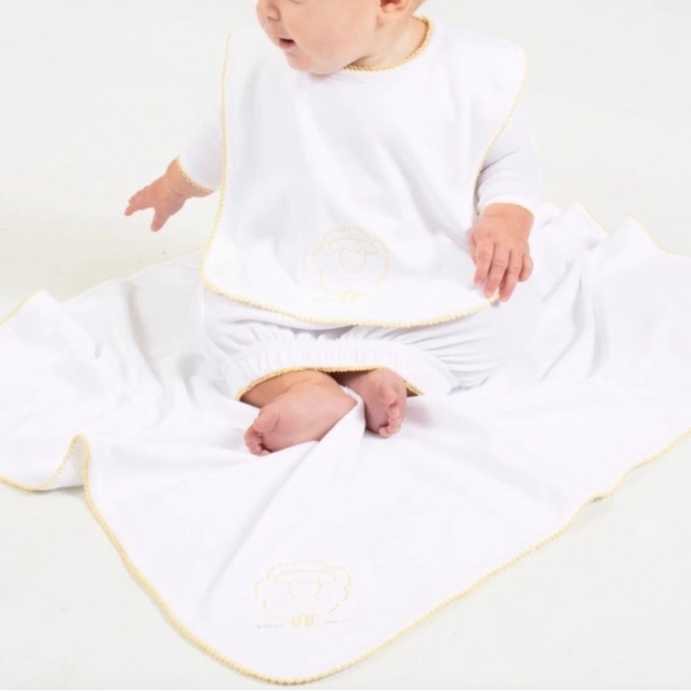 The Yellow Lamb Bennett Lamb Gift Set